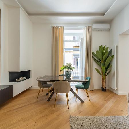 Aristocrat Chiaia Bridge Apartment Naples Luaran gambar